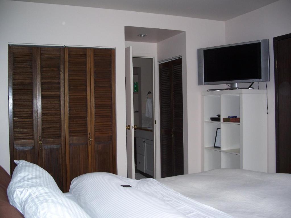 Tall Trees Bed & Breakfast Prince Rupert Room photo